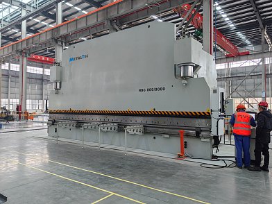 Фото 72 - MetalTec HBC 1200/6000 листогибочные гидравлические прессы с ЧПУ большого тоннажа.