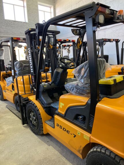 Вилочный погрузчик Hyundai 25DE-7